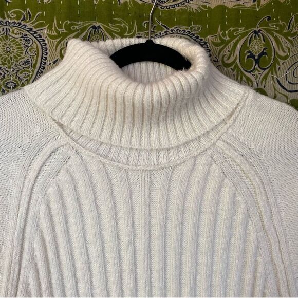 NWT Altar'd State Off White Oversized FuzzyTurtleneck Ribbed Sweater Size Medium - Picture 4 of 16